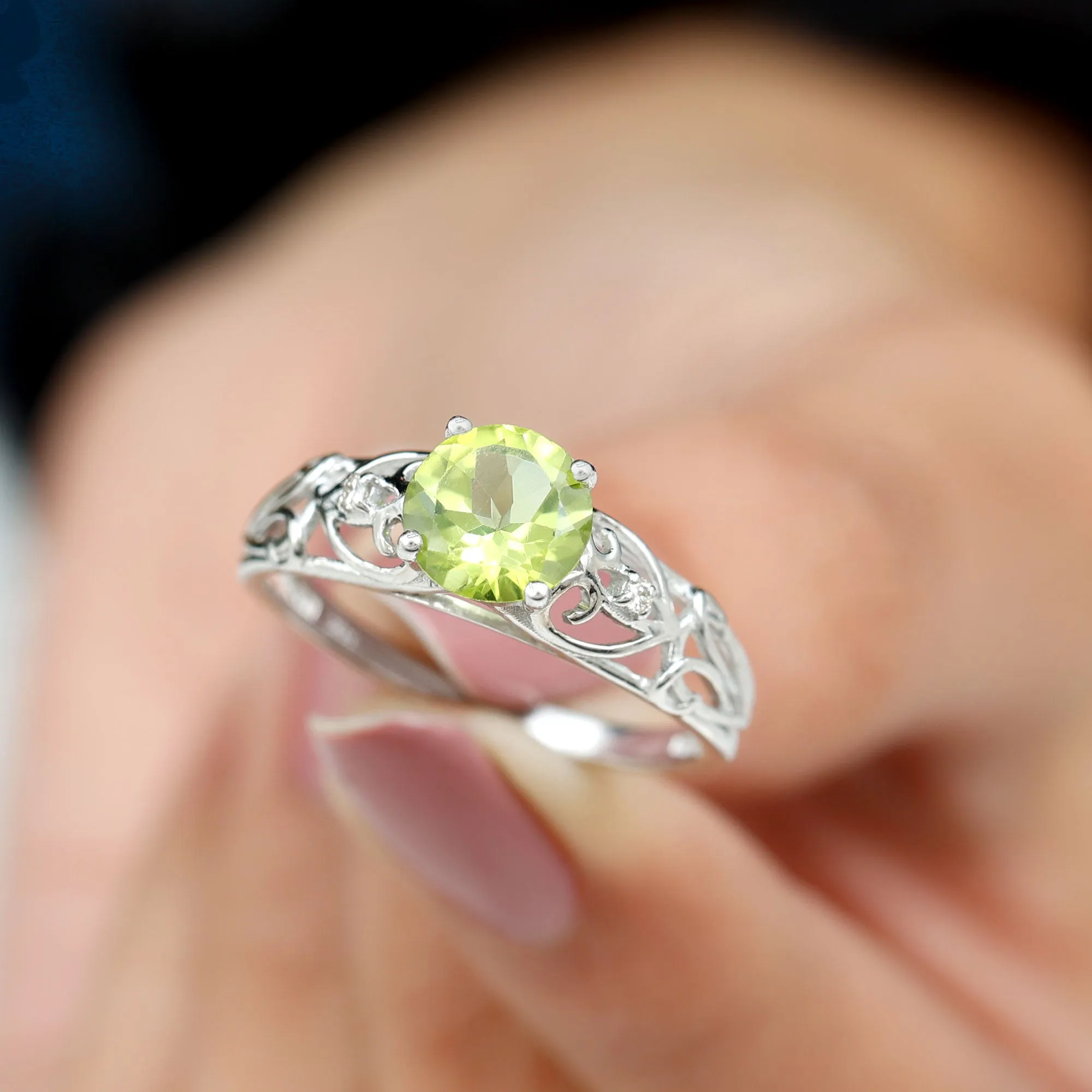 1.25 CT Antique Peridot Solitaire Ring with Diamond Accent