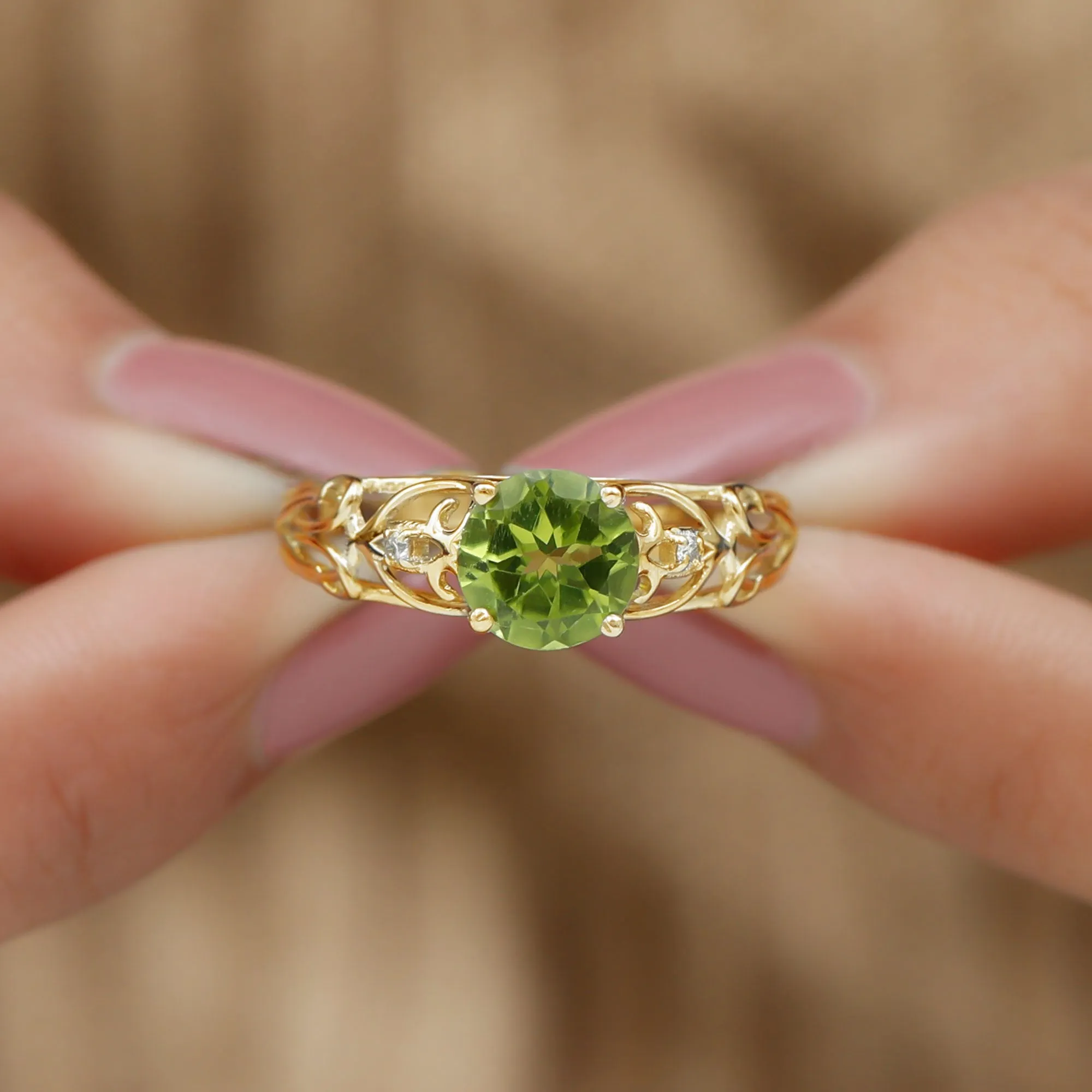 1.25 CT Antique Peridot Solitaire Ring with Diamond Accent