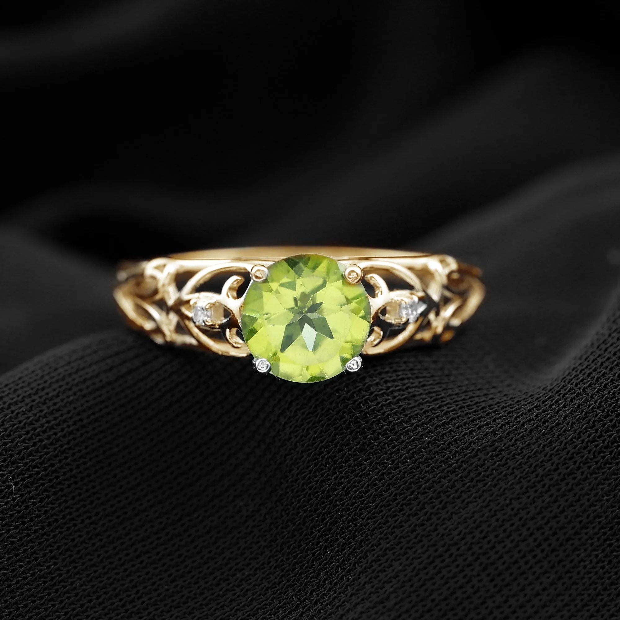 1.25 CT Antique Peridot Solitaire Ring with Diamond Accent
