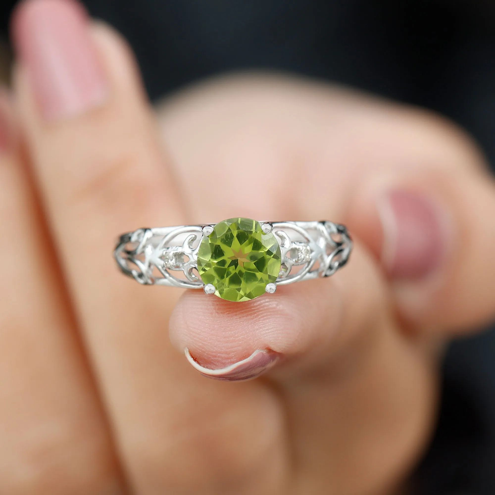 1.25 CT Antique Peridot Solitaire Ring with Diamond Accent