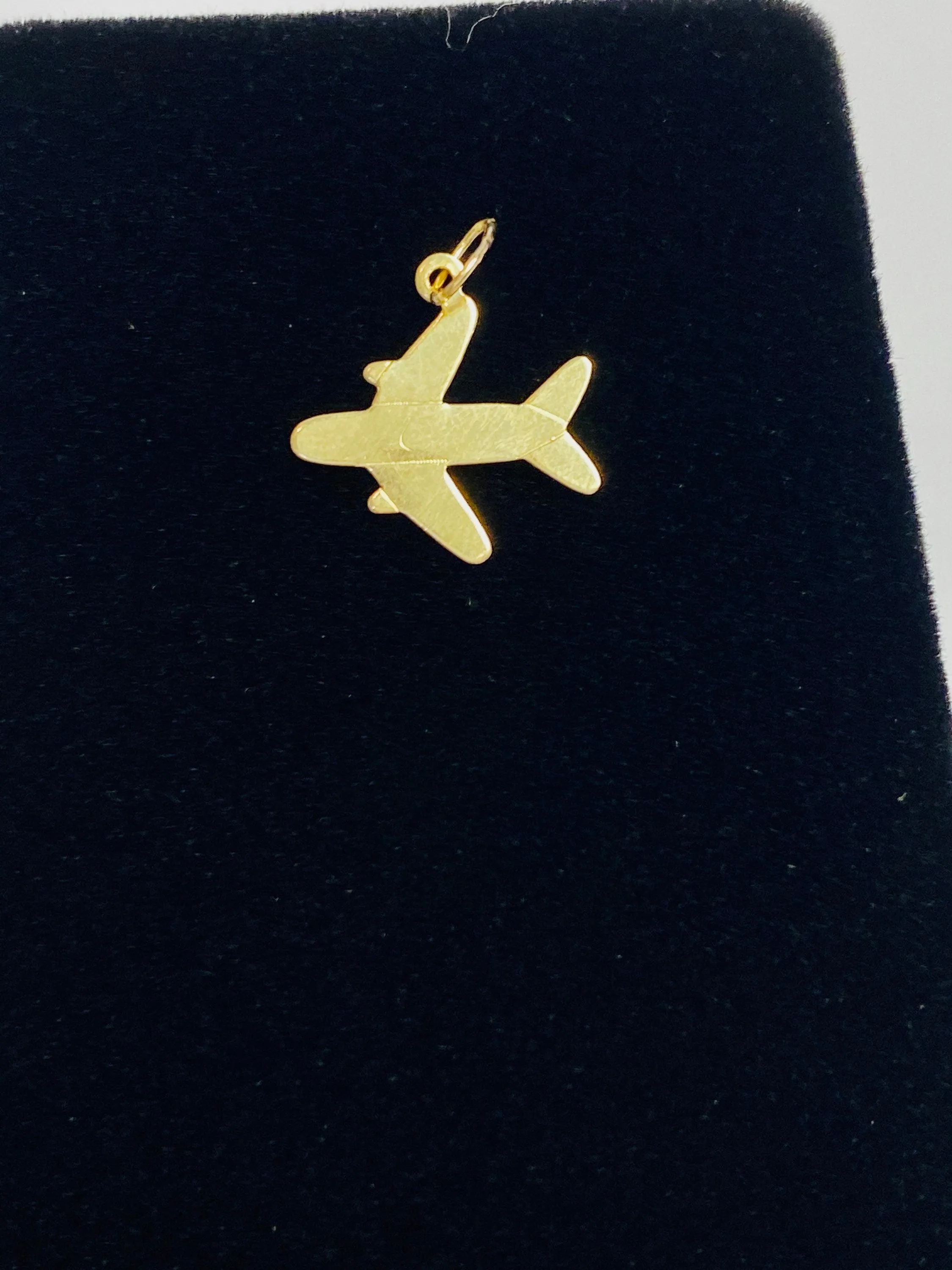 Captivating 1.23mm X 14mm Airplane w/Ring Shaped Findings/Charms Sku #420-C