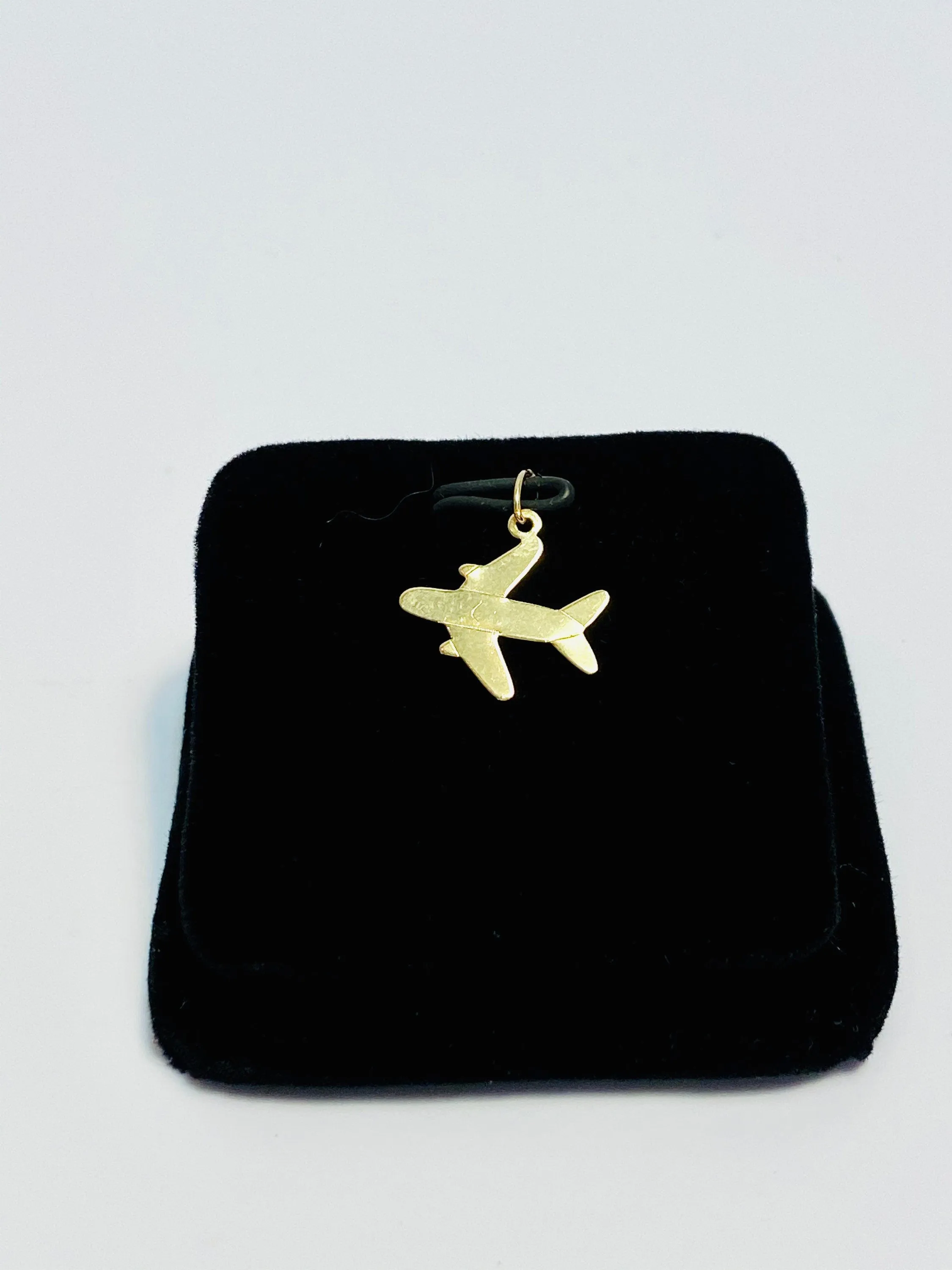 Captivating 1.23mm X 14mm Airplane w/Ring Shaped Findings/Charms Sku #420-C