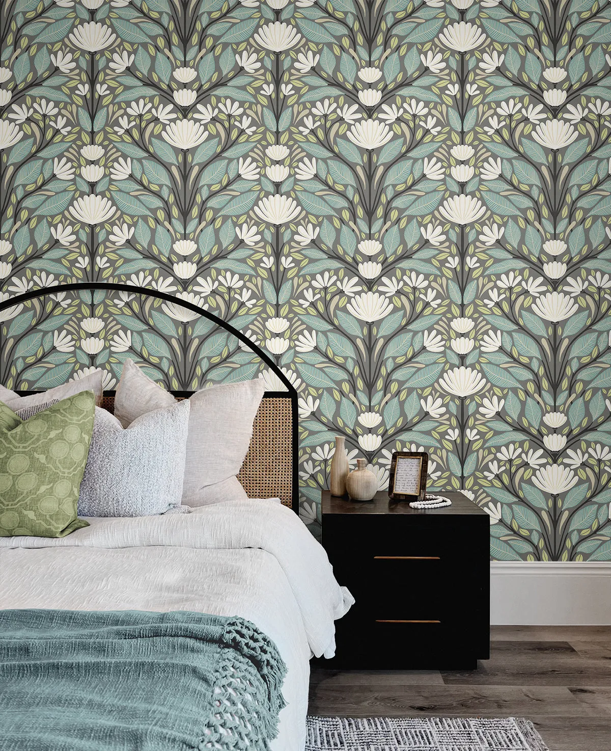 Carmela Folk Floral Wallpaper in Spirit Grey