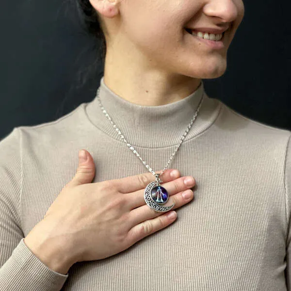 Cettia - A divine necklace with a zodiac sign