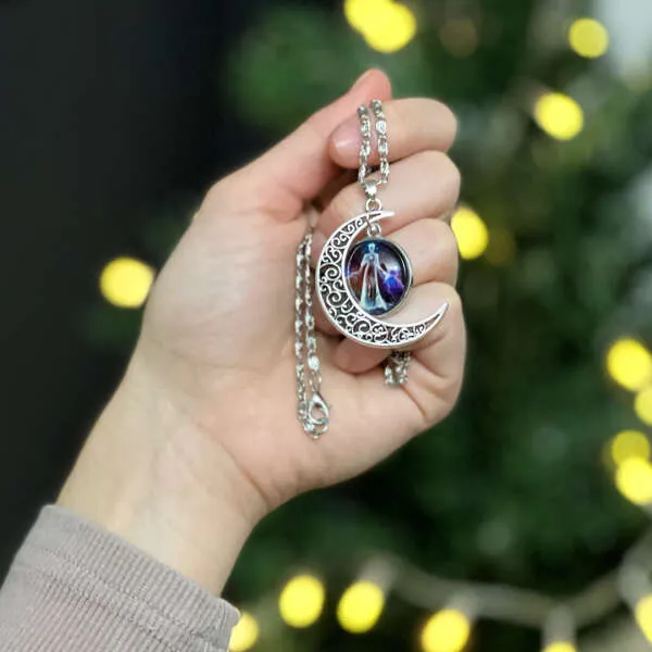 Cettia - A divine necklace with a zodiac sign