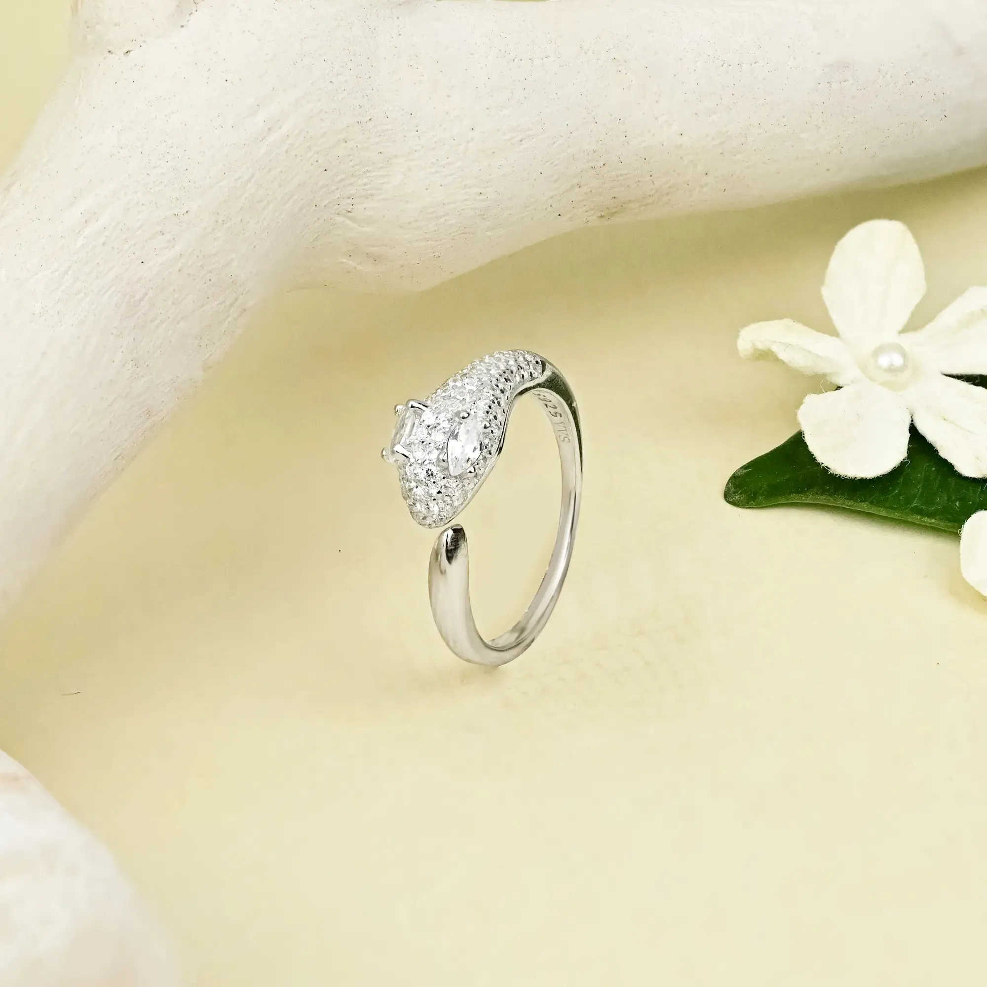 Glam Adjustable Ring
