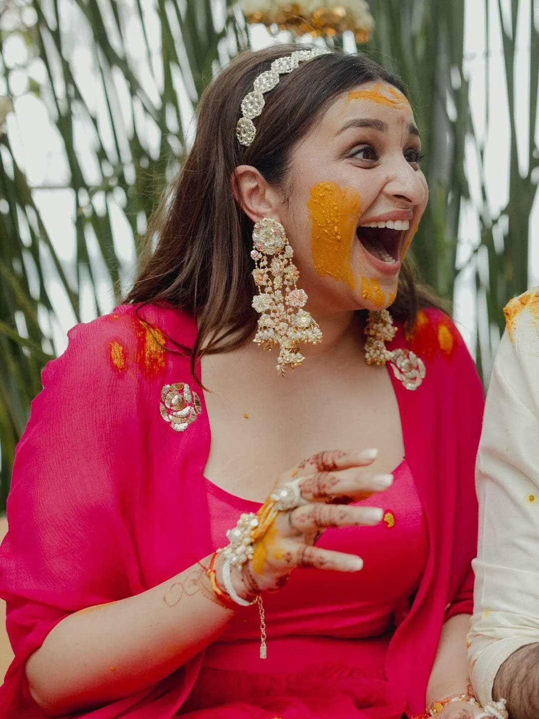 Parineeti Chopra In Floral Kundan Studded Hair Band