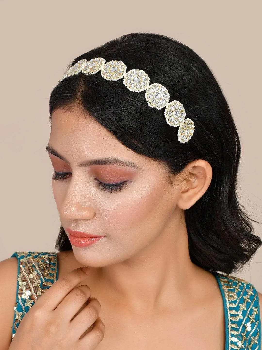 Parineeti Chopra In Floral Kundan Studded Hair Band