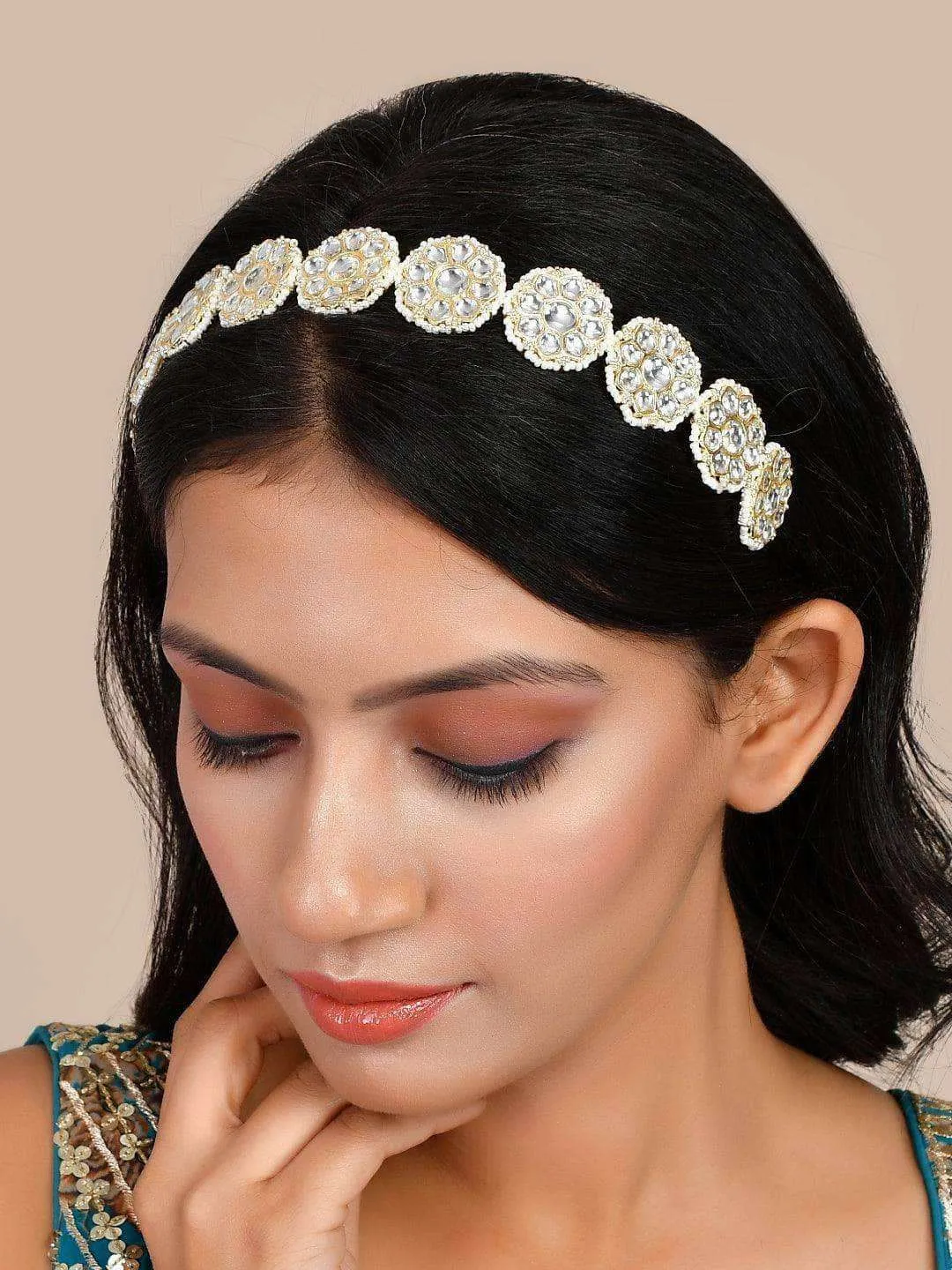 Parineeti Chopra In Floral Kundan Studded Hair Band