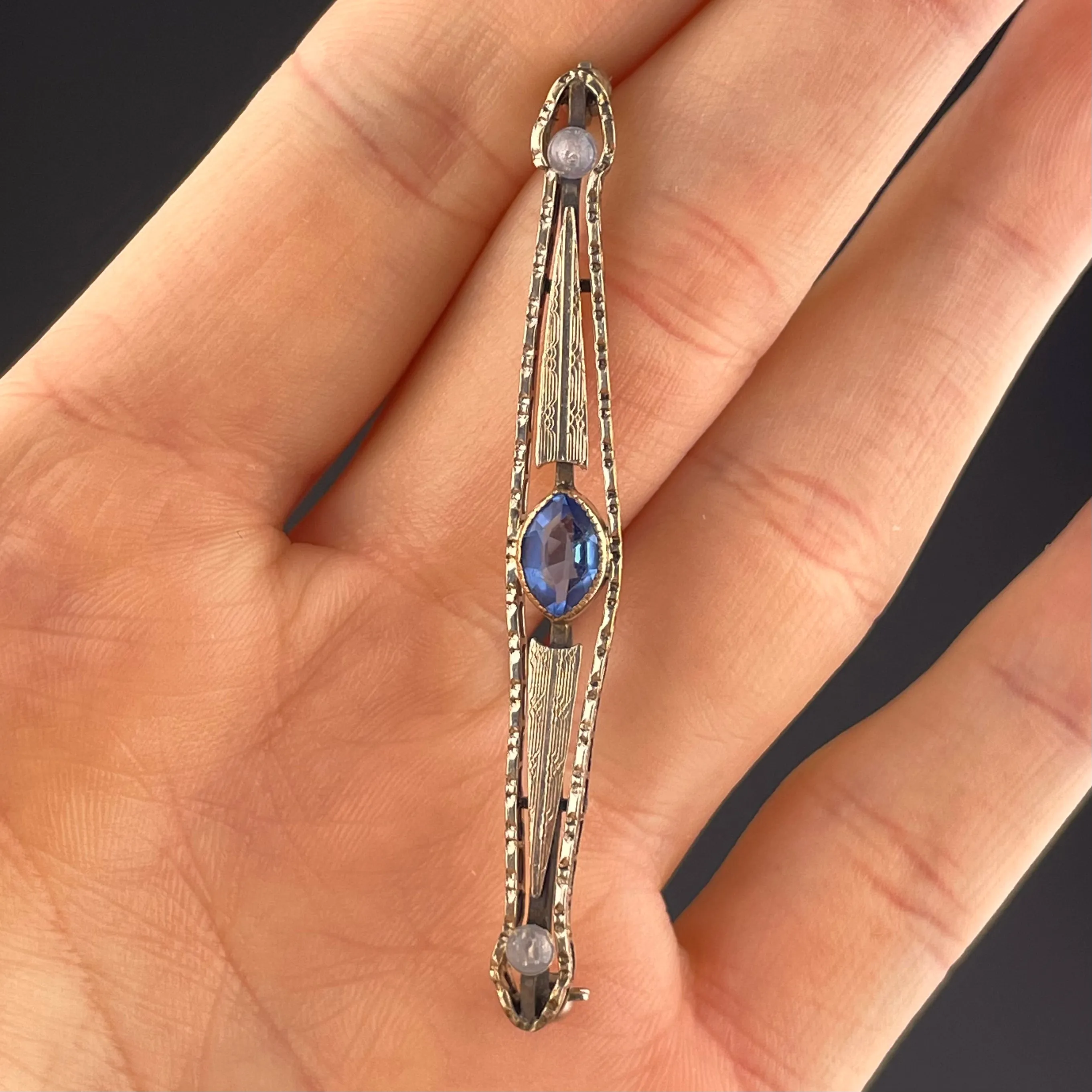 Vintage Art Deco Silver Blue Stone Brooch