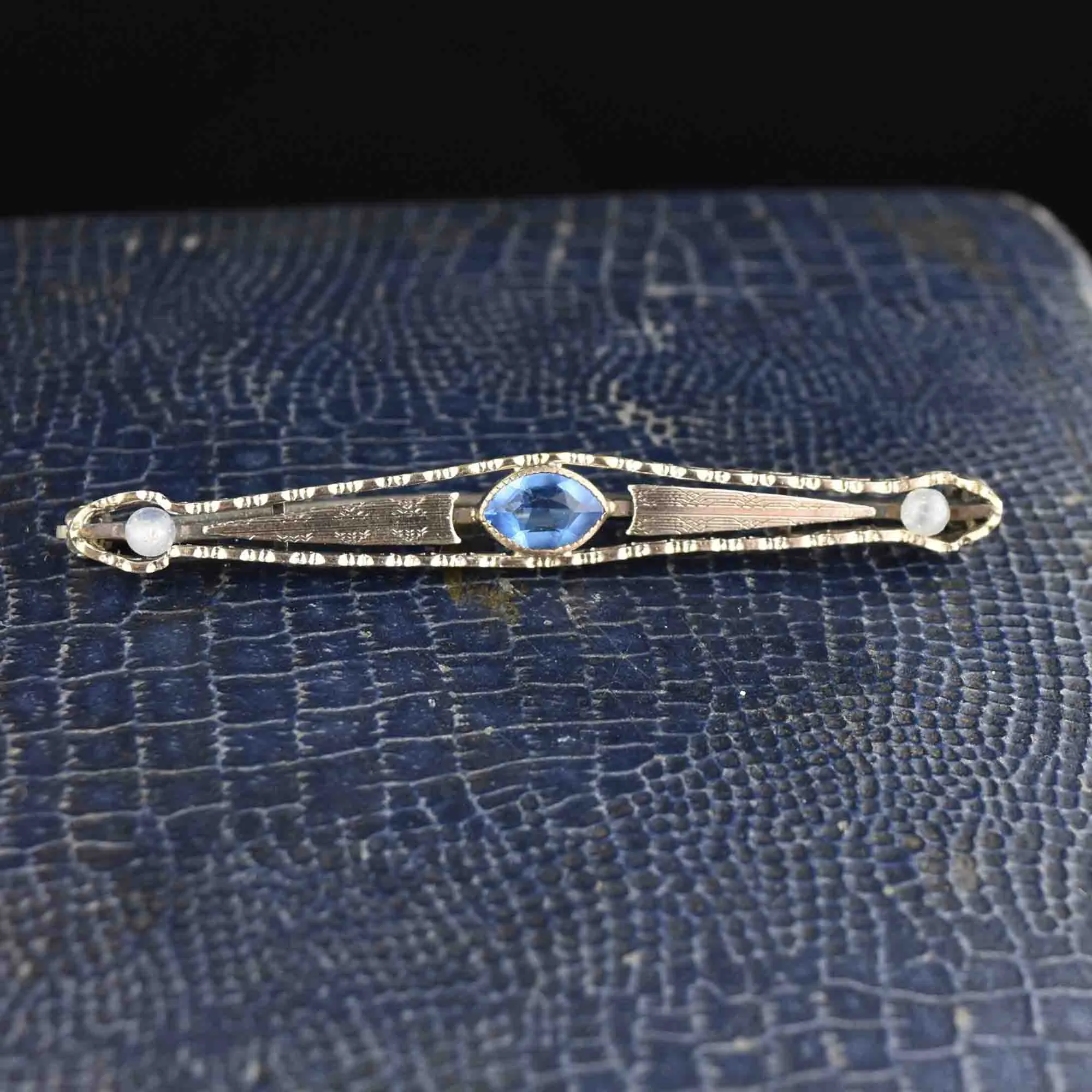 Vintage Art Deco Silver Blue Stone Brooch